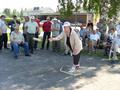 Tässä kisataan mölkkyvoitosta Saarijärvellä v.2011.